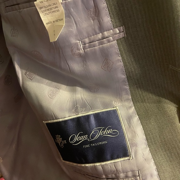 Sean John Suit 46L - Picture 3 of 4